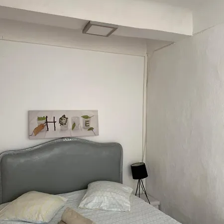 Studio Calendal Apartment